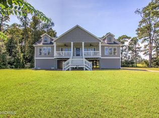 965 Country Club Rd, Morehead City, NC 28557