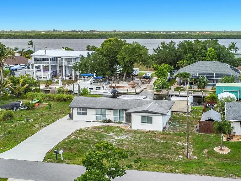 3234 Daytona Dr — Photo 44