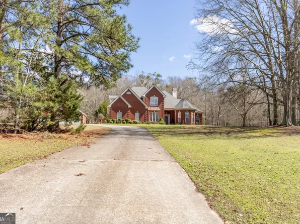 2101 NE Indian Shoals Dr, Loganville, GA 30052