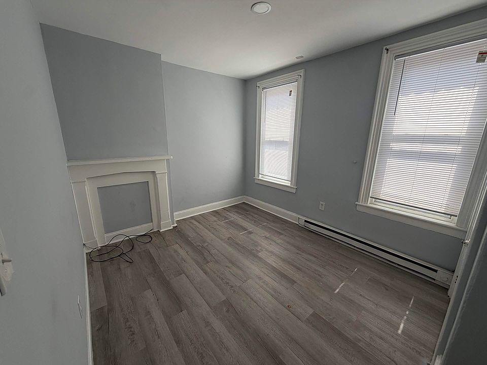 1st image of 529 Chestnut St APT 2