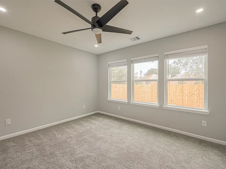 3413 Simmons St — Photo 17