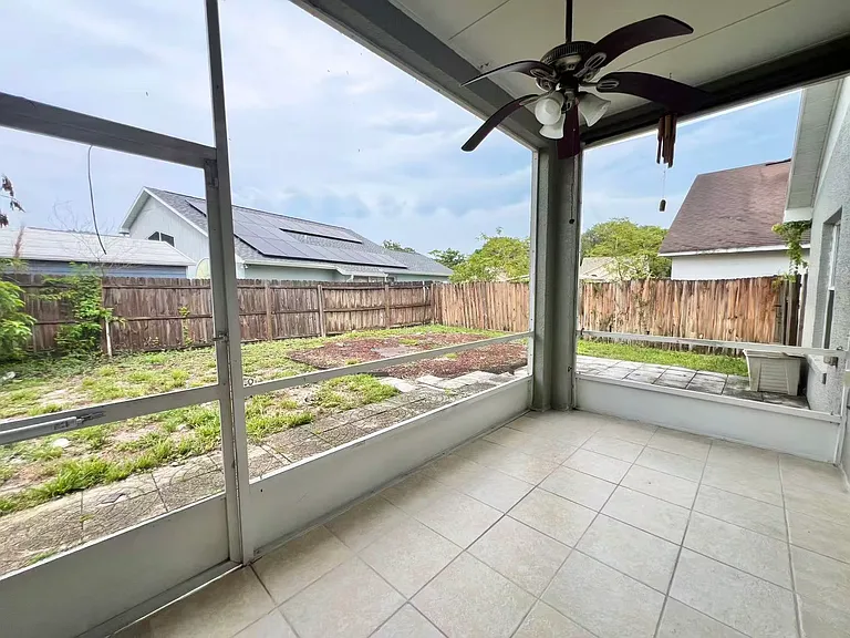 527 Valencia Place Cir — Photo 23