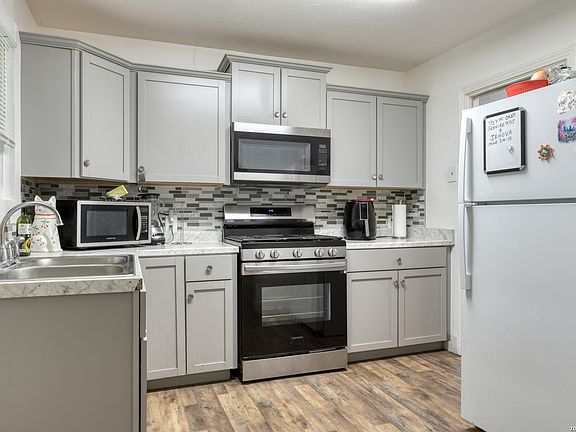 5th image of 131 SAVANNAH DR