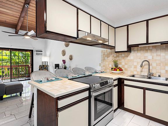 5th image of 75-123 Lunapule Rd APT 107