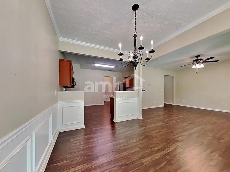 311 Barberry Pl — Photo 4