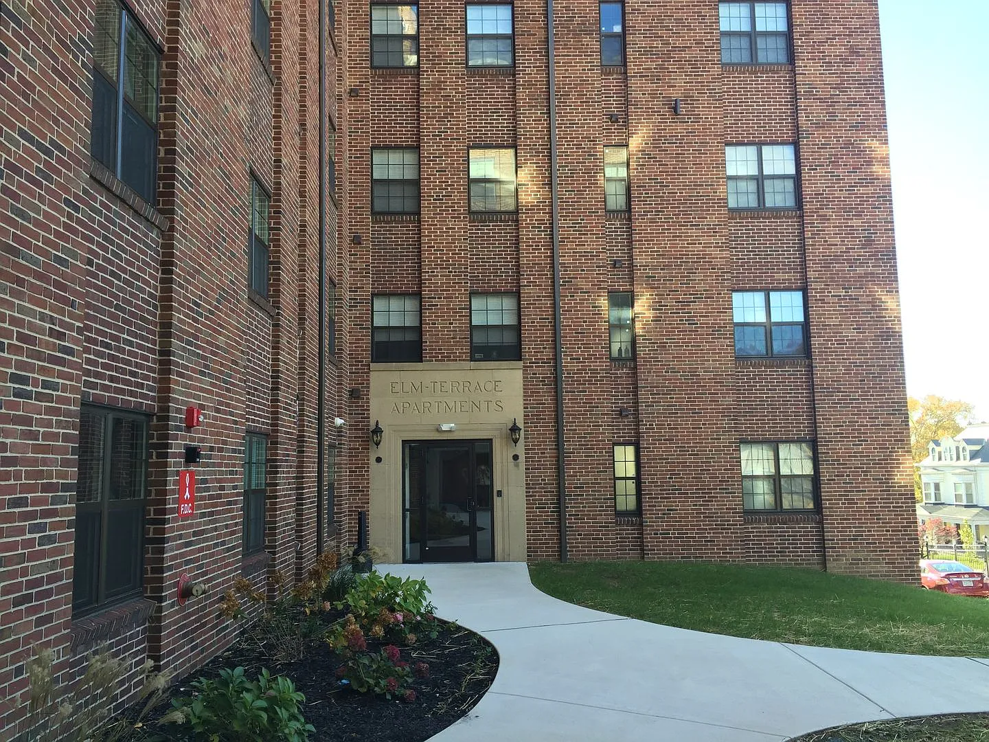 Elm Terrace Apartments — Photo 2