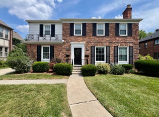 394 Neff Rd, Grosse Pointe, MI 48230