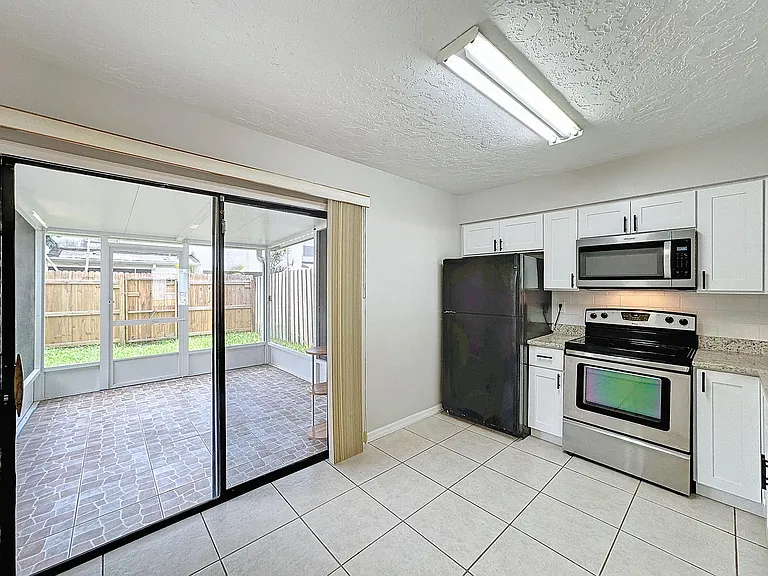 287 Nottingham Pl — Photo 11