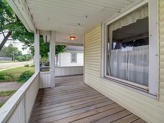 2nd image of 1019 Palmyra St