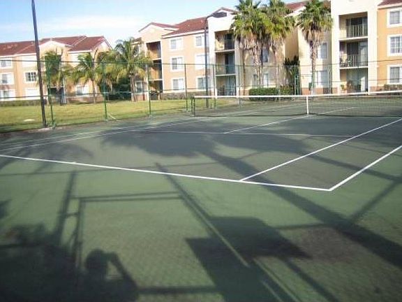 Community: Tennis Court