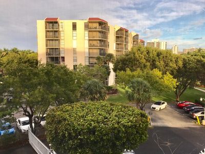 20500 W Country Club Dr APT 103, Aventura, FL, 33180