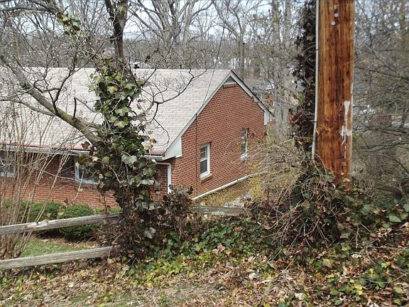 3rd image of 3023 Timberlane Ave