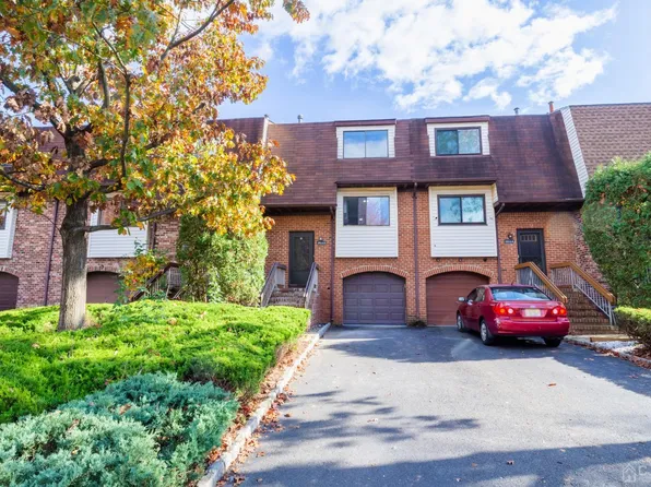 2003 N Oaks Blvd, North Brunswick, NJ 08902