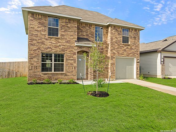 2nd image of 2402 Applewhite Meadows