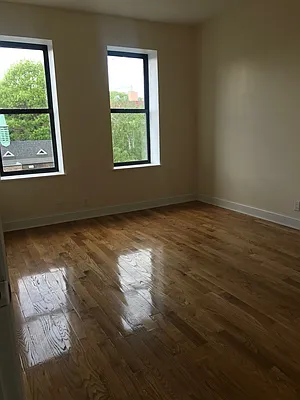 Rented by PMG Real Estate  | media 13