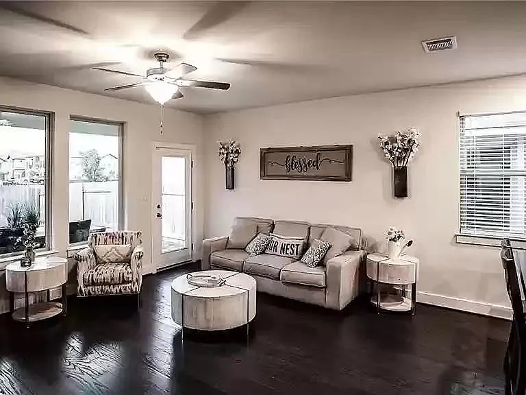 15928 Cadoz Dr — Photo 18