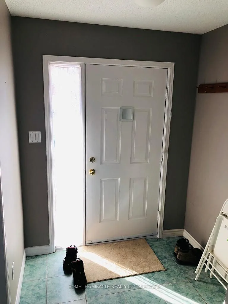 3 bed, $2,350 — Photo 2