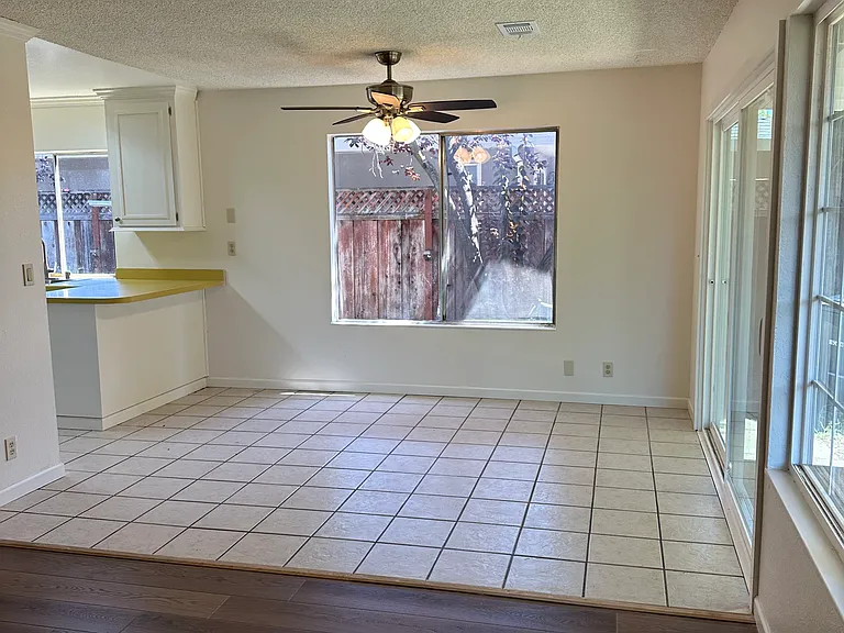 640 Bel Air Way — Photo 3