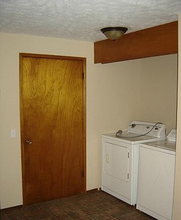 3rd image of 1071 Fairview St SE