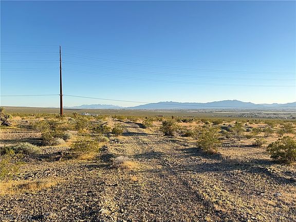 4th image of 1711 E Chess Way