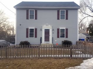 24 Notre Dame St, Springfield, MA 01104