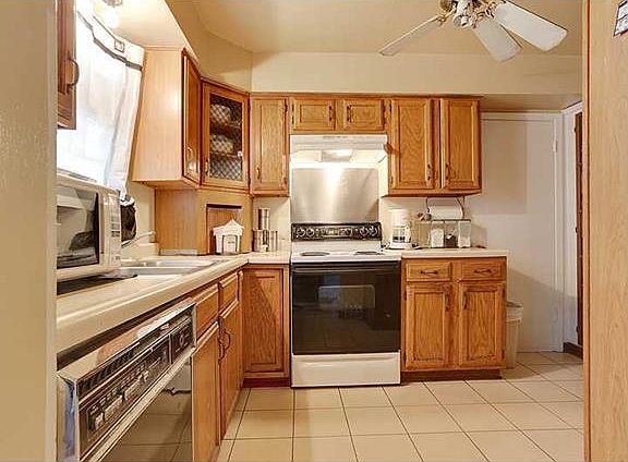 5th image of 2220 Beck St