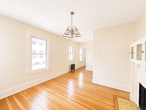 4th image of 35-35 Park St #37
