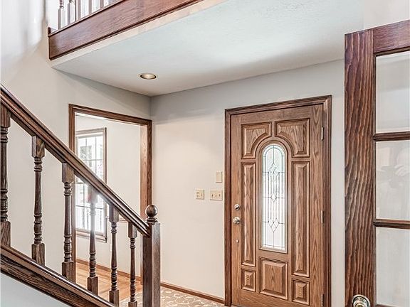 4th image of 435 Sandown Ln