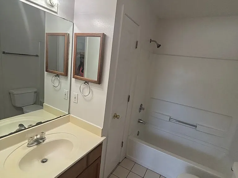 565 Florosa Ct — Photo 17
