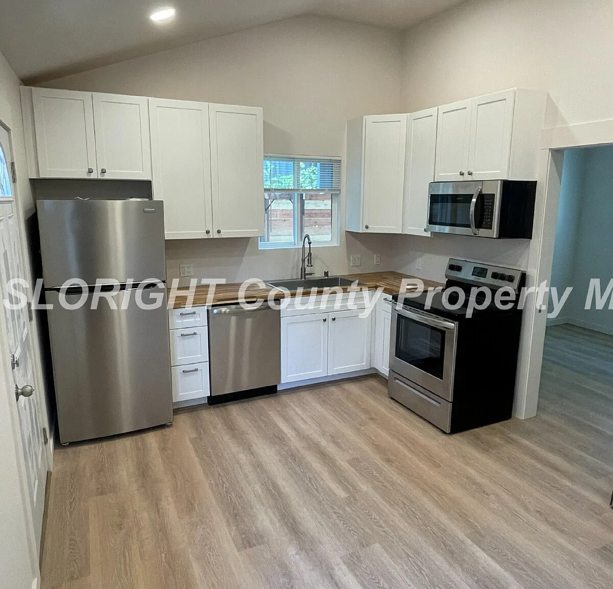2 bed, 1.0 bath, $2,300 — Photo 2