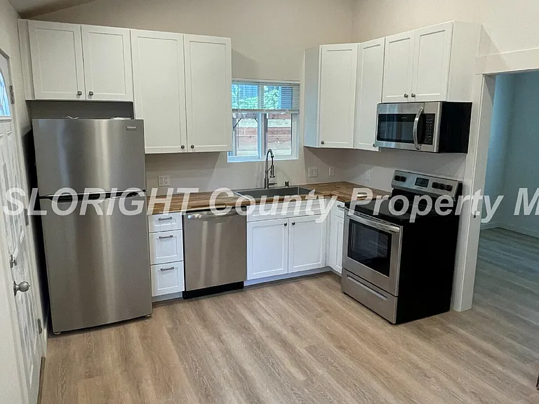 501 Luneta Dr — Photo 2