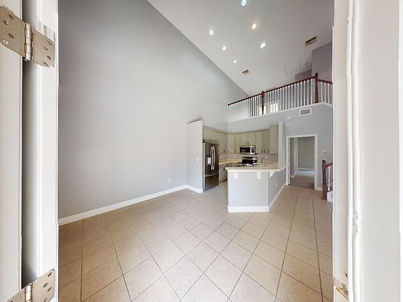 4th image of 13310 Fountainbleau Dr