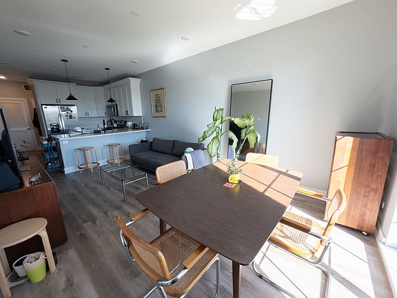 5th image of 3113 N Lincoln Ave APT 402