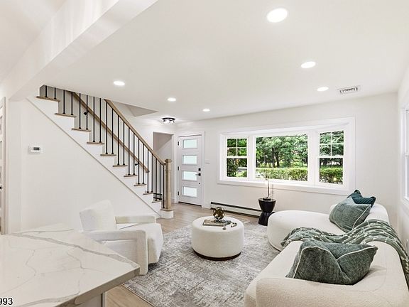 5th image of 106 Virginia St
