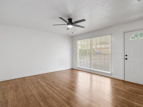 5th image of 5320 Spencer Ln