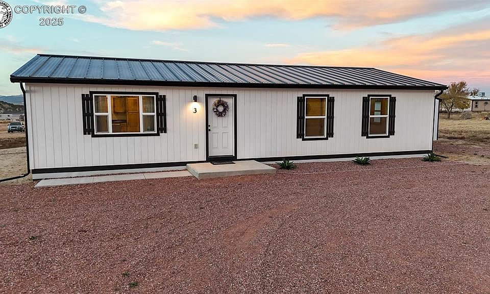 1st image of 3 Sawyer Ln