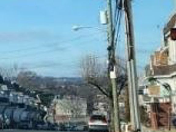 Exterior Neighborhood (street photo)