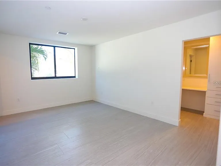 2814 W Barcelona St — Photo 8