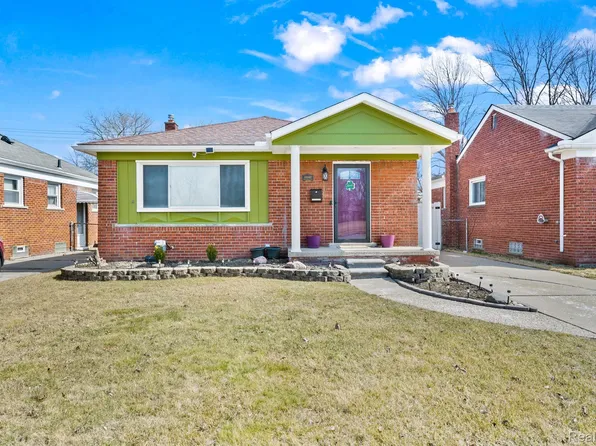 23062 Lexington Ave, Eastpointe, MI 48021