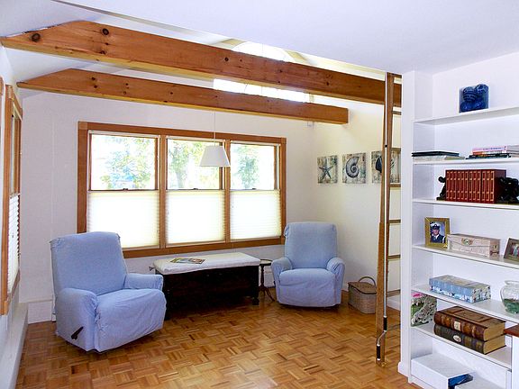4th image of 28 Point Breeze Dr