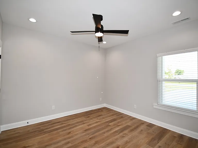 916 Airport Rd #122 — Photo 10