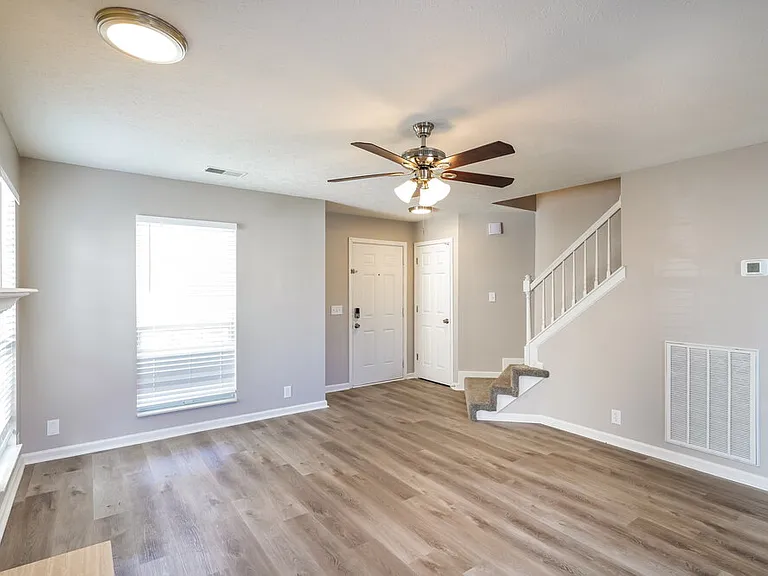 3106 Creekview Ln — Photo 4