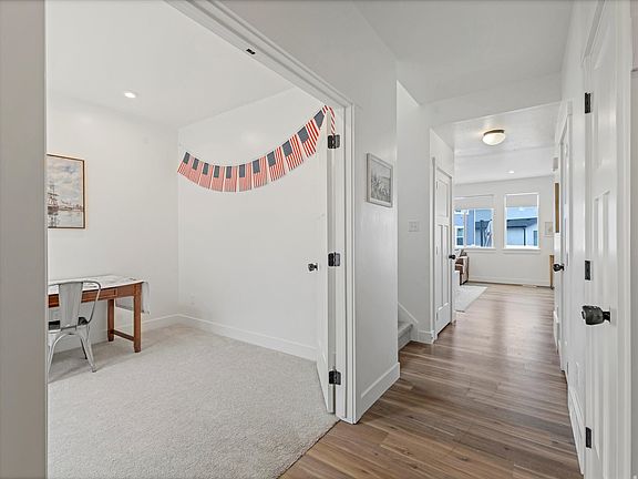 4th image of 135 N Sunrise Ranch Dr