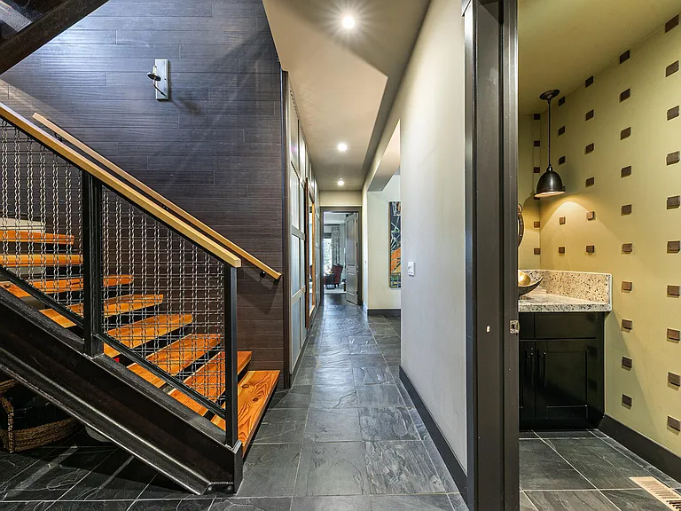 9269 Heartwood Dr — Photo 23