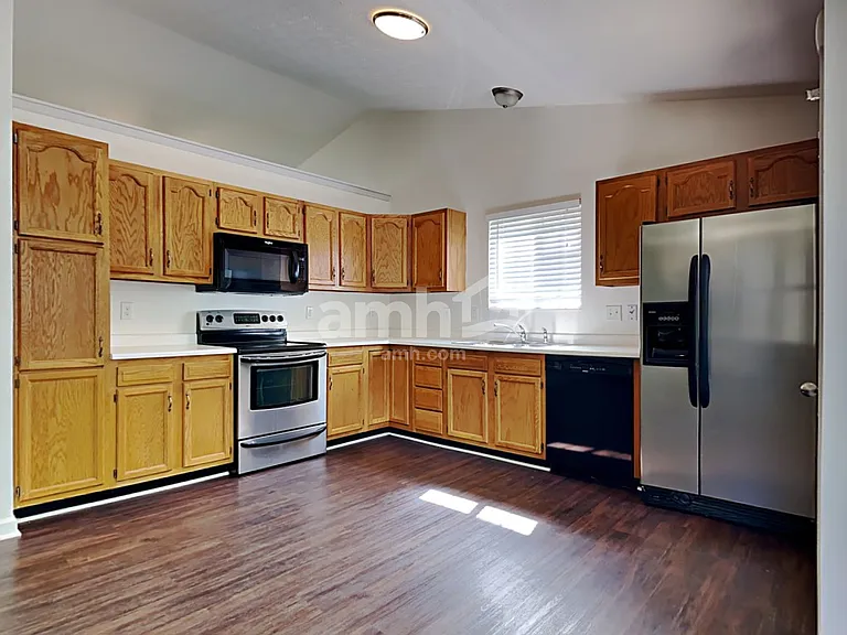 4645 Bluejay Ct — Photo 3