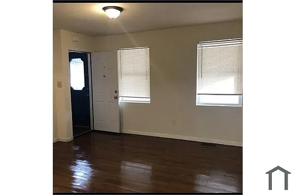 Building Photo - 512 Baltic Ave #A