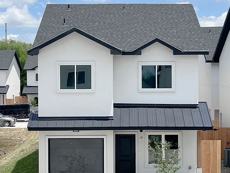 3610 S Veterans Blvd — Photo 1
