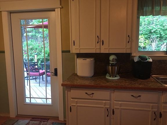 Door from kitchen out to deck