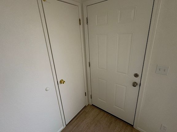 3rd image of 135 E Juniper St