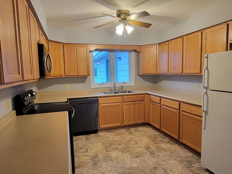920 West St — Photo 3